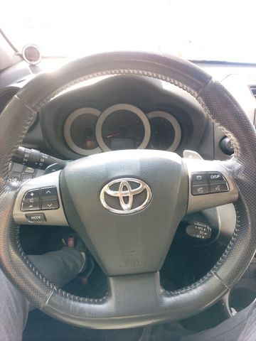 טויוטה RAV4