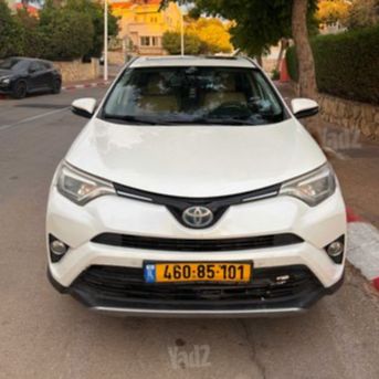 טויוטה RAV4