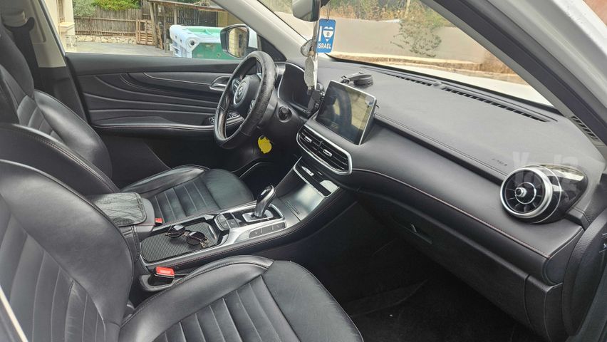 אם ג'י EHS PHEV