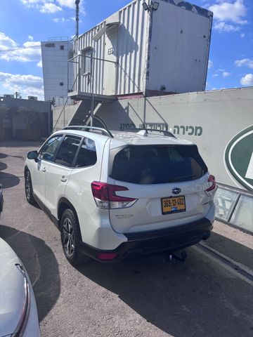 סובארו פורסטר