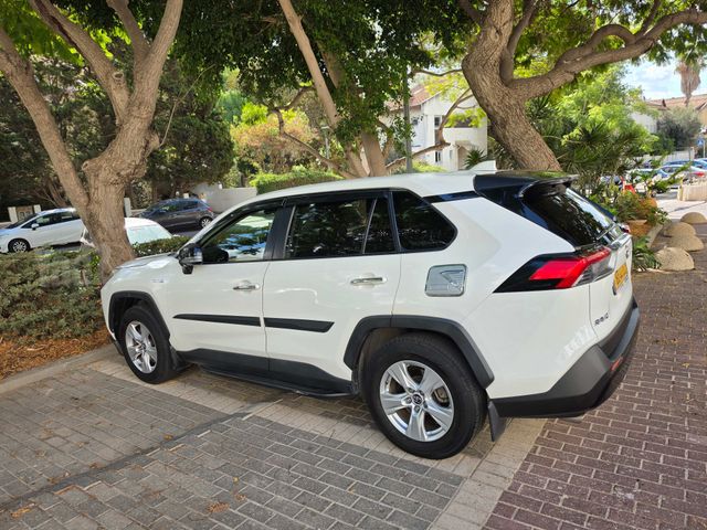 טויוטה RAV4