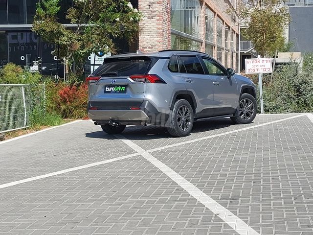 טויוטה RAV4