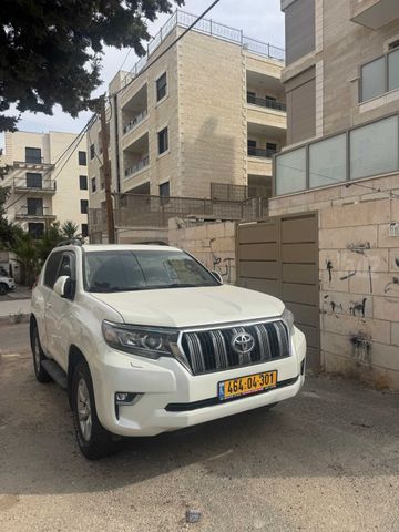 טויוטה לנד קרוזר