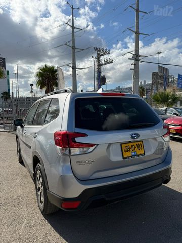 סובארו פורסטר
