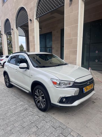 מודעת רכב מיצובישי ASX