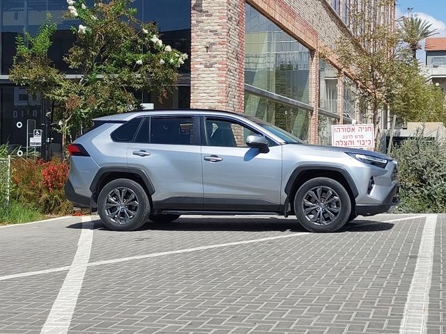 טויוטה RAV4