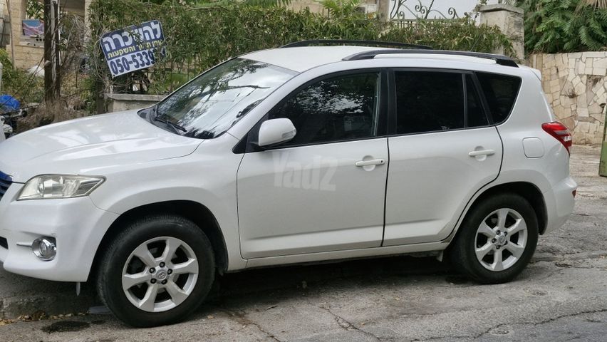 טויוטה RAV4