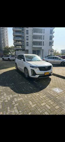 קאדילק XT6