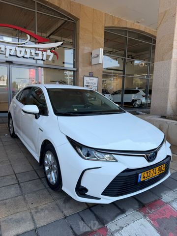 מודעת רכב טויוטה קורולה 1