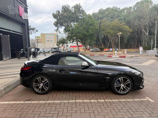 ב מ וו Z4