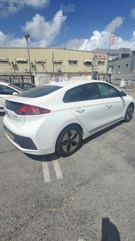 יונדאי איוניק