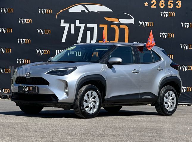 מודעת רכב טויוטה יאריס קרוס 2