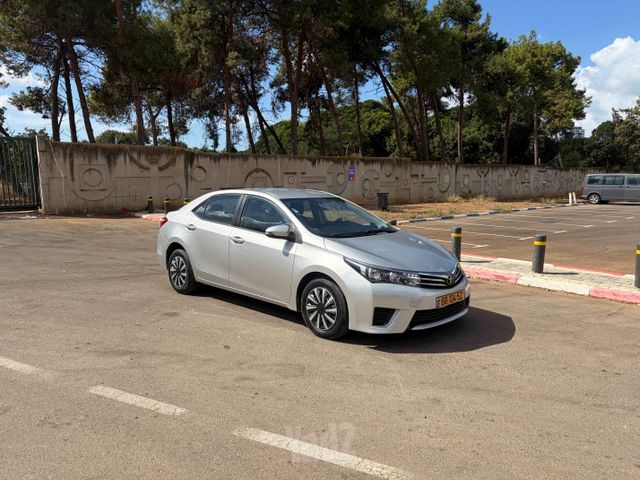 טויוטה קורולה
