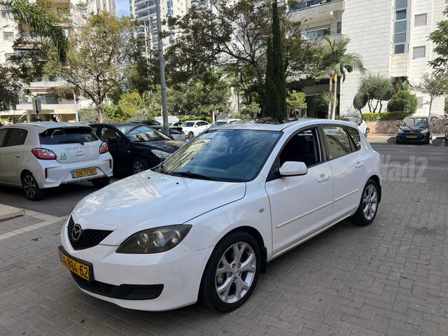 מודעת רכב מאזדה 3