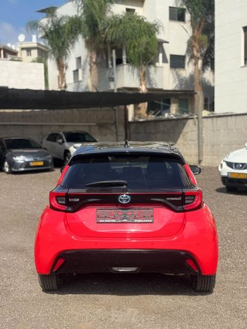 טויוטה יאריס