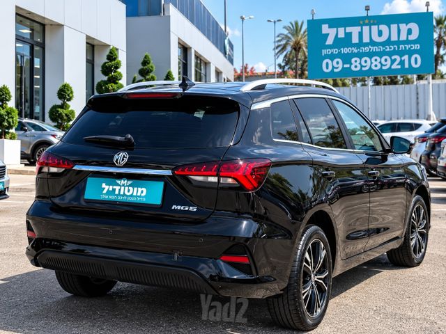 אם ג'י MG5