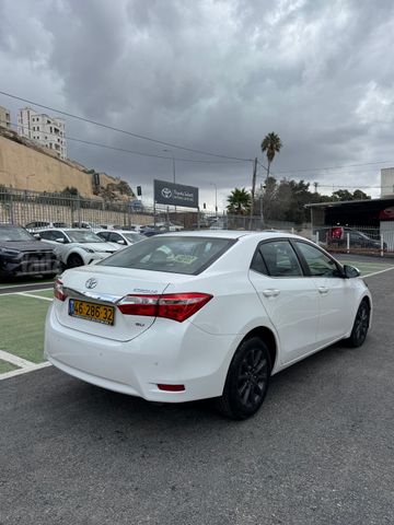 טויוטה קורולה