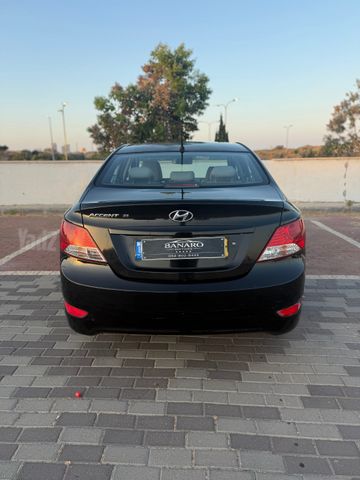 יונדאי אקסנט i25