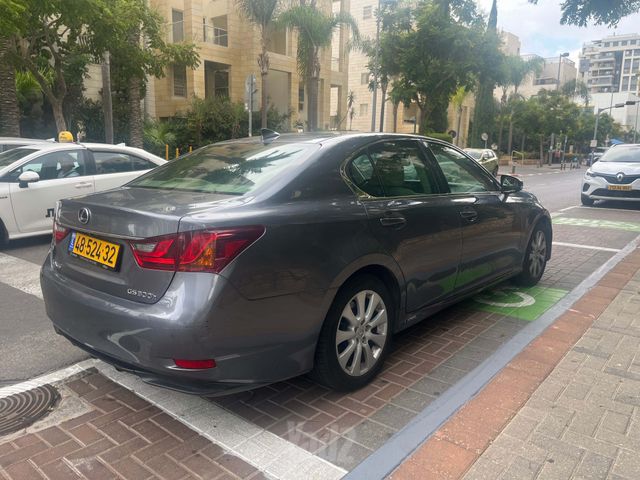 מודעת רכב לקסוס GS 2