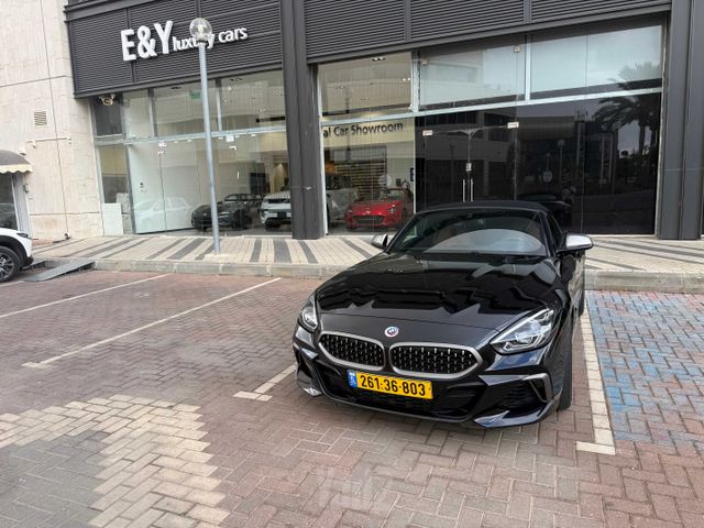 ב מ וו Z4