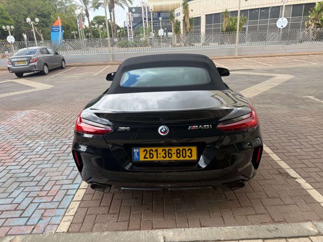 ב מ וו Z4