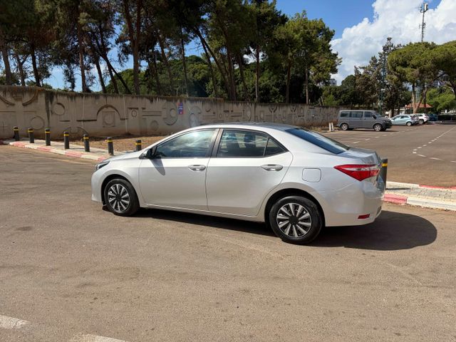 טויוטה קורולה