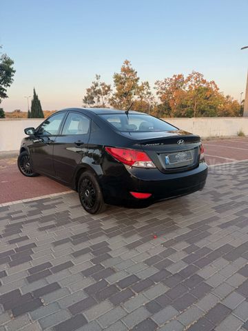 יונדאי אקסנט i25