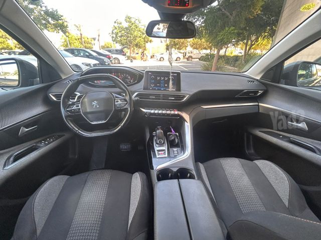 פיג'ו 3008