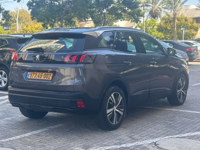 פיג'ו 3008