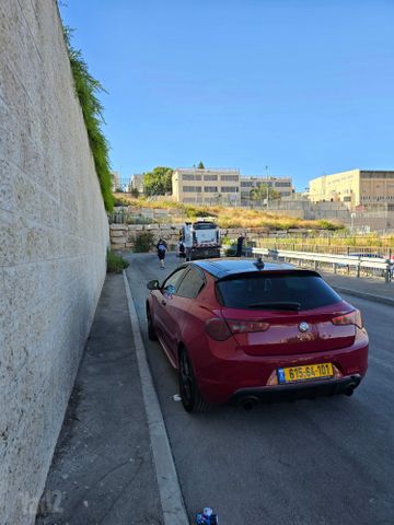 אלפא רומיאו ג'ולייטה