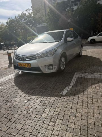 טויוטה קורולה