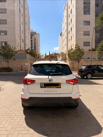 סיאט ארונה
