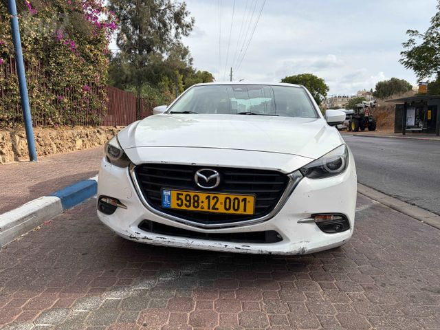 מודעת רכב מאזדה 3