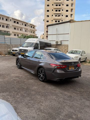 טויוטה קאמרי