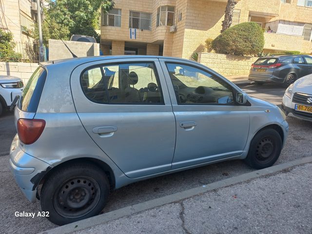 טויוטה יאריס