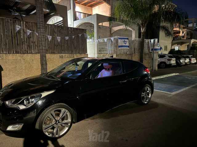 מודעת רכב יונדאי ולוסטר