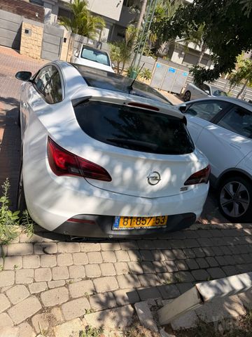 אופל אסטרה