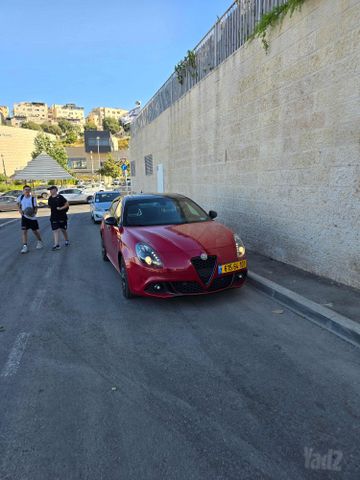 אלפא רומיאו ג'ולייטה