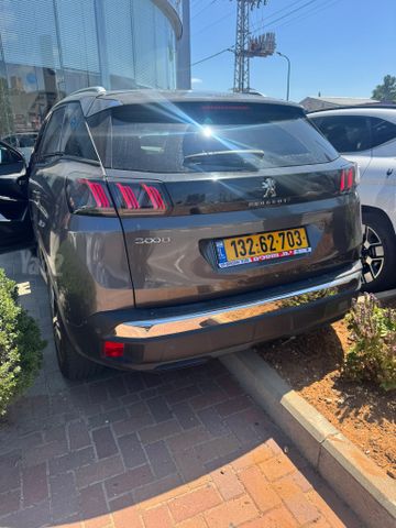 פיג'ו 3008