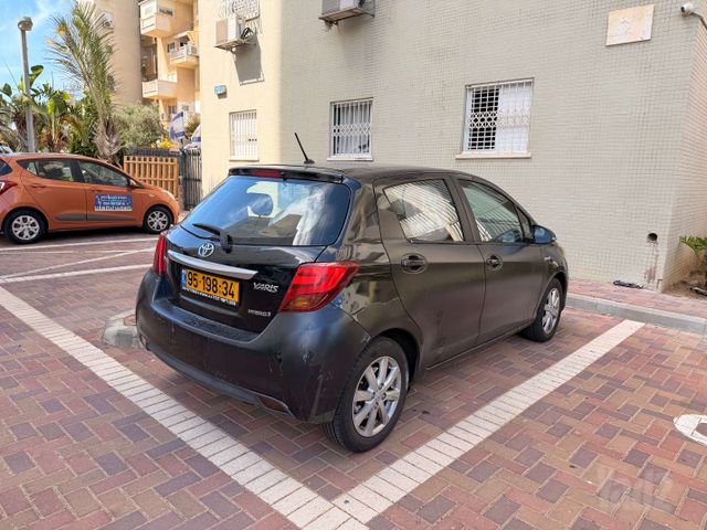 טויוטה יאריס