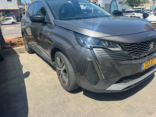 פיג'ו 3008