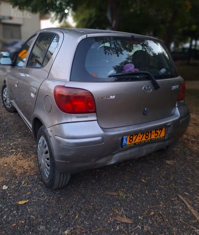 טויוטה יאריס