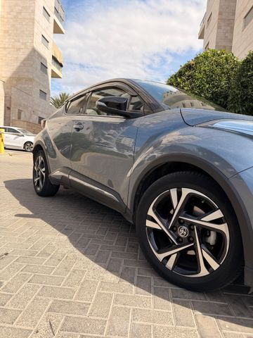 טויוטה C-HR