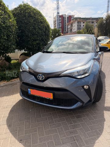 מודעת רכב טויוטה C-HR