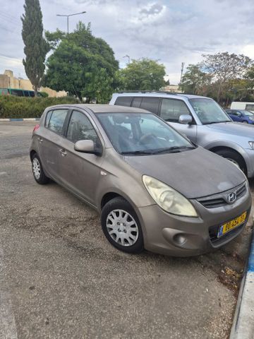 יונדאי i20