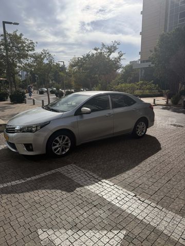טויוטה קורולה