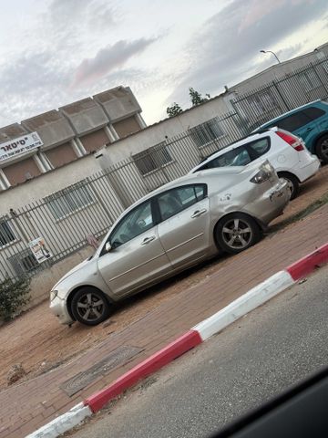מודעת רכב מאזדה 3