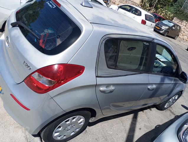 יונדאי i20