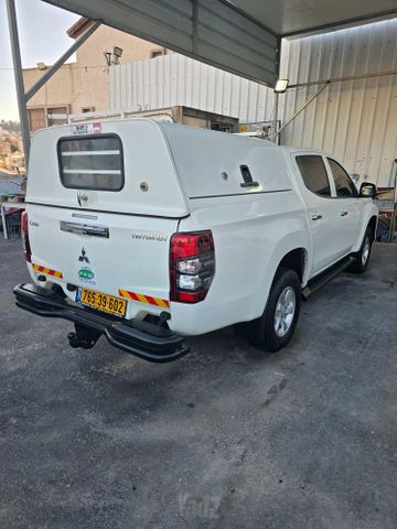 מיצובישי טרייטון / L200