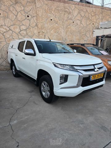 מיצובישי טרייטון / L200